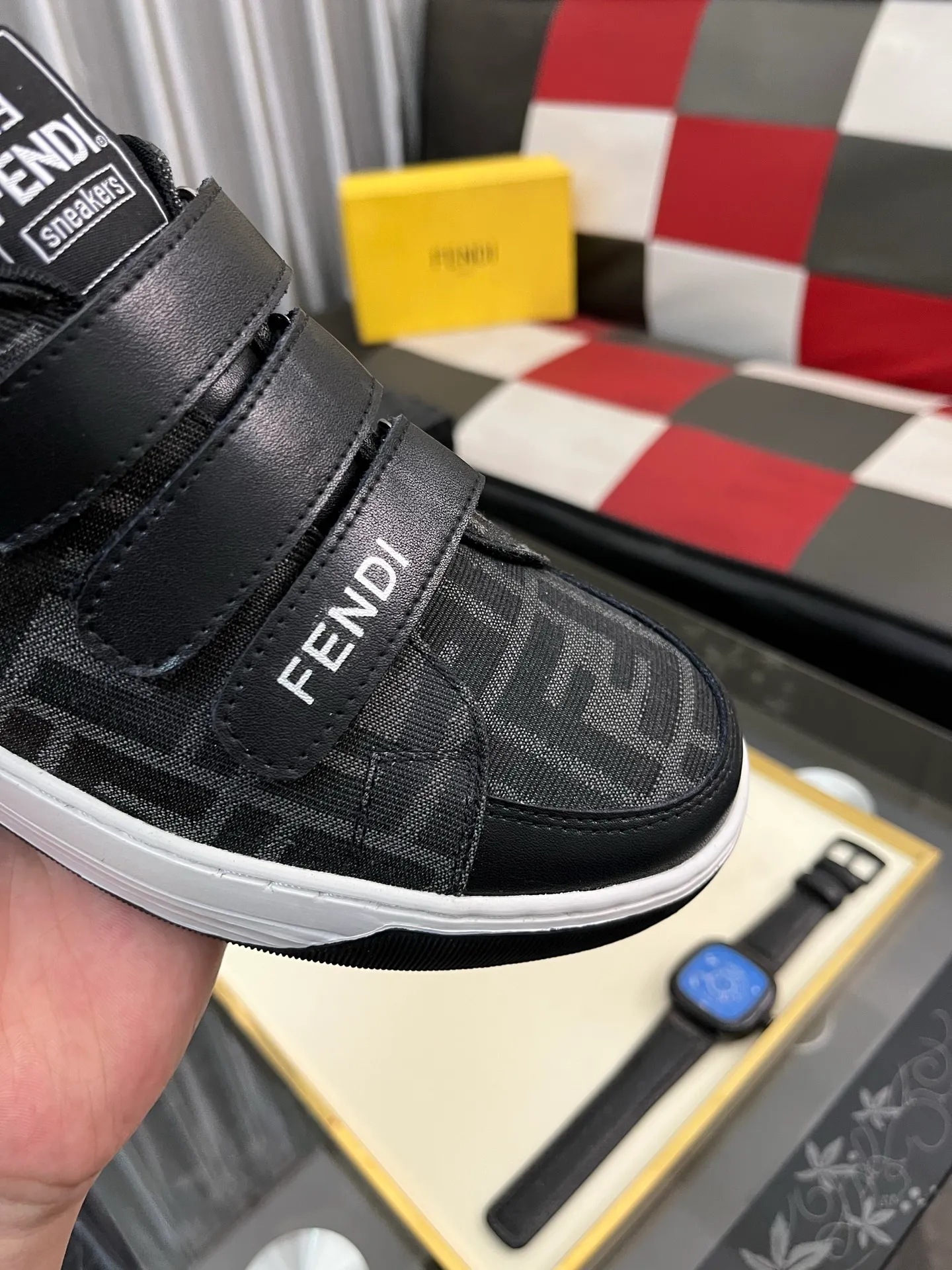 Men's Men's Shoes💰420⌚️⌚️[Fendi] Fendi's latest casual shoes for men! Available at counters simultaneously! A one-to-one replica of the original. The interior is made of top-grade sheepskin, and the original factory-supplied rubber outsole is used. Leading new fashion concepts. Matching code: 38-442️⃣Colors available